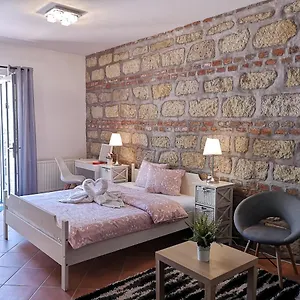 https://florencia-vendeghaz.egerhotels.net
