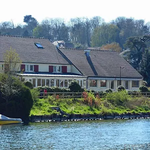 *** Hotel Logis - & Restaurant Des Lacs Paris Sud Frankreich